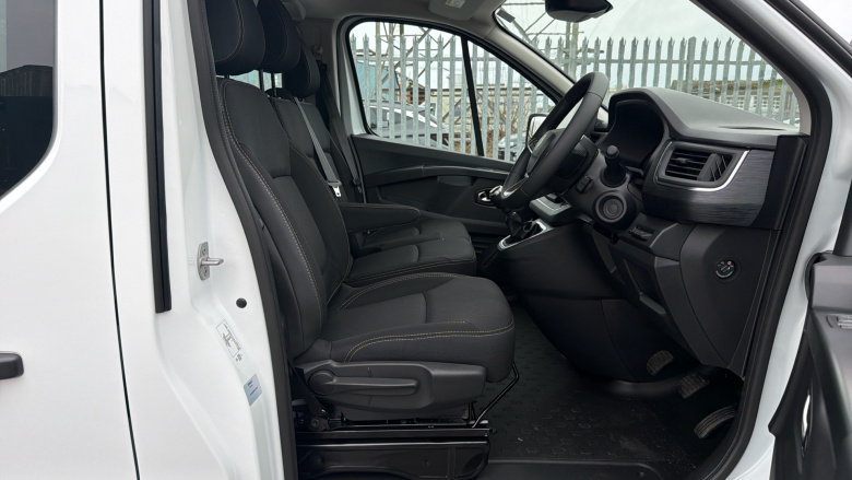 Renault Trafic Lwb Diesel LL30 Blue dCi 150 Extra Sport [Safety] Crew Van